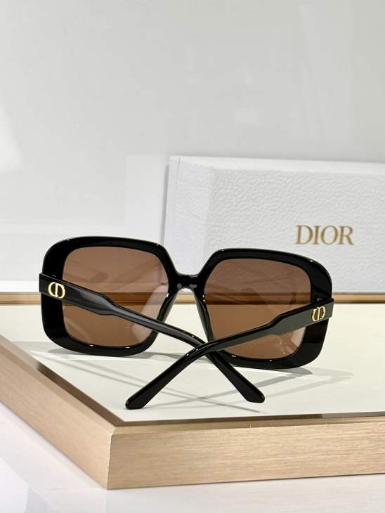 Picture of Dior Sunglasses _SKUfw77096280fw